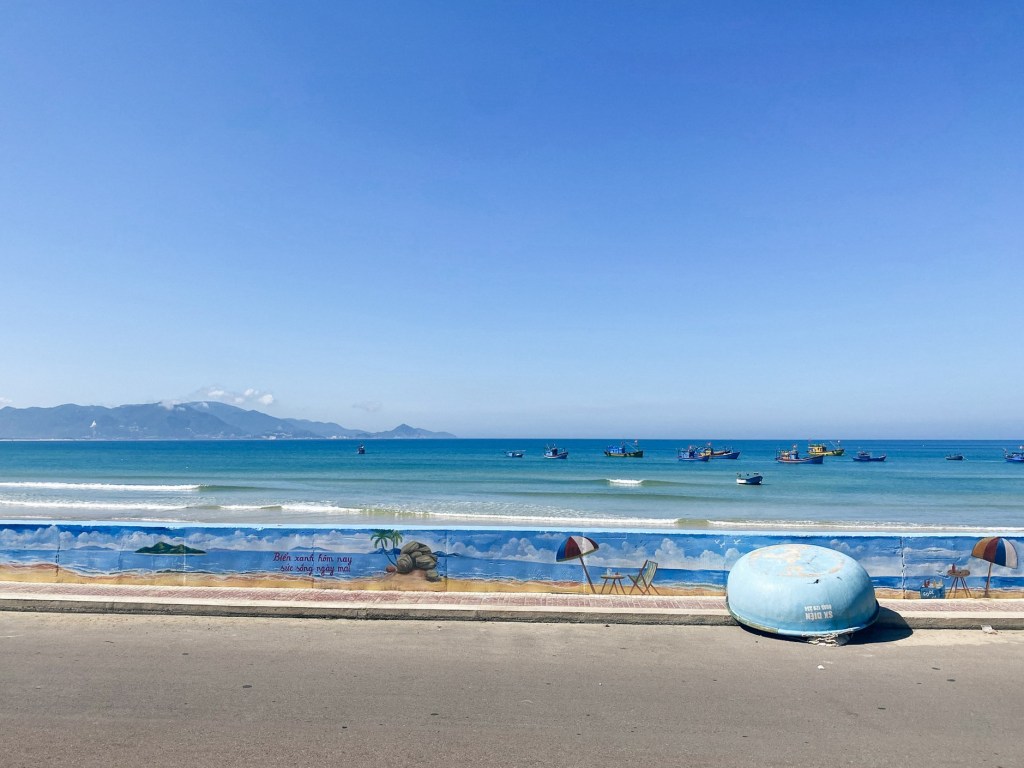 Turquoise waters at Ky Co Beach, Quy Nhon, Vietnam.